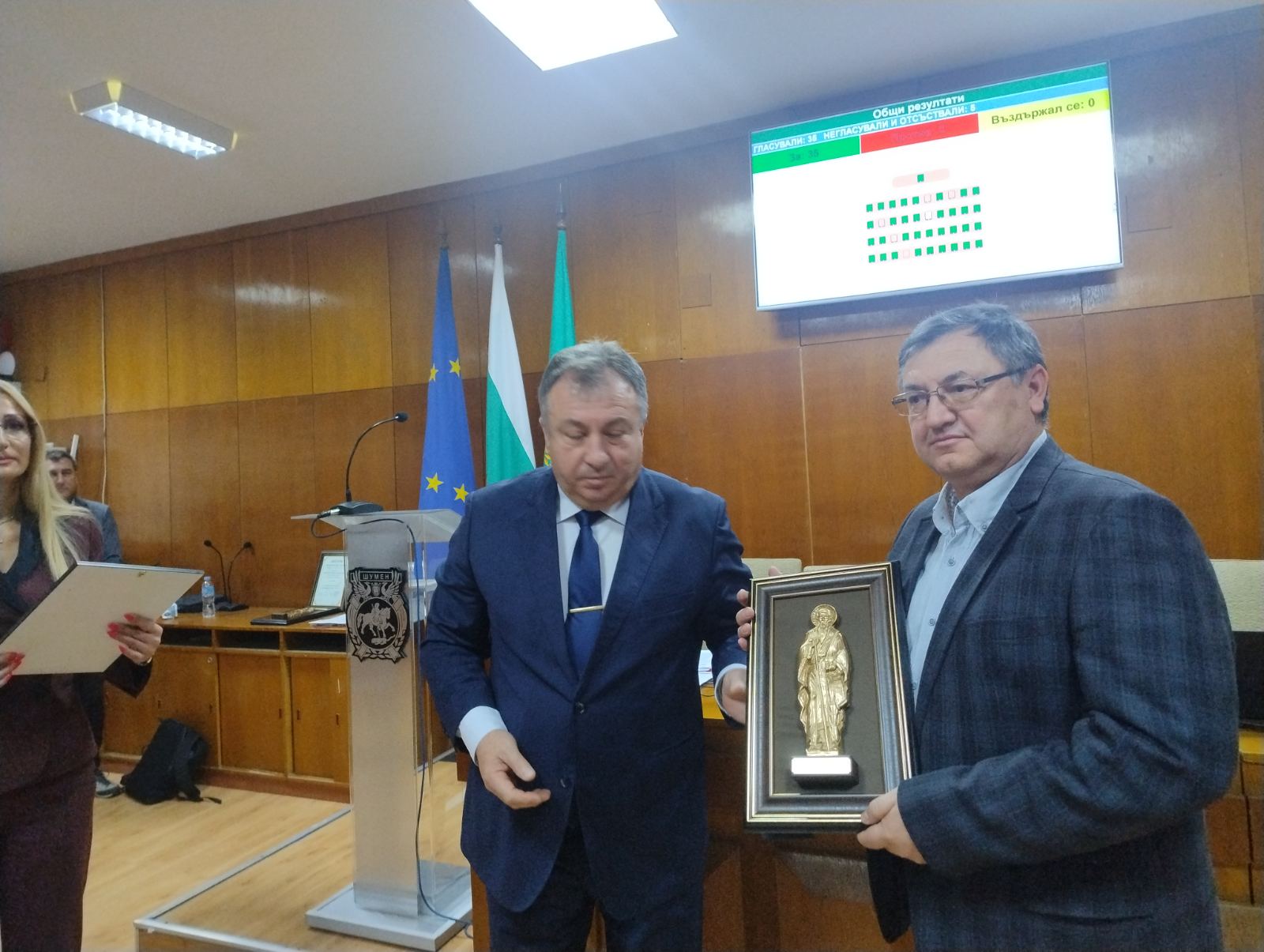 Кмета на Шумен поздравявав д-р Валентин Димитров