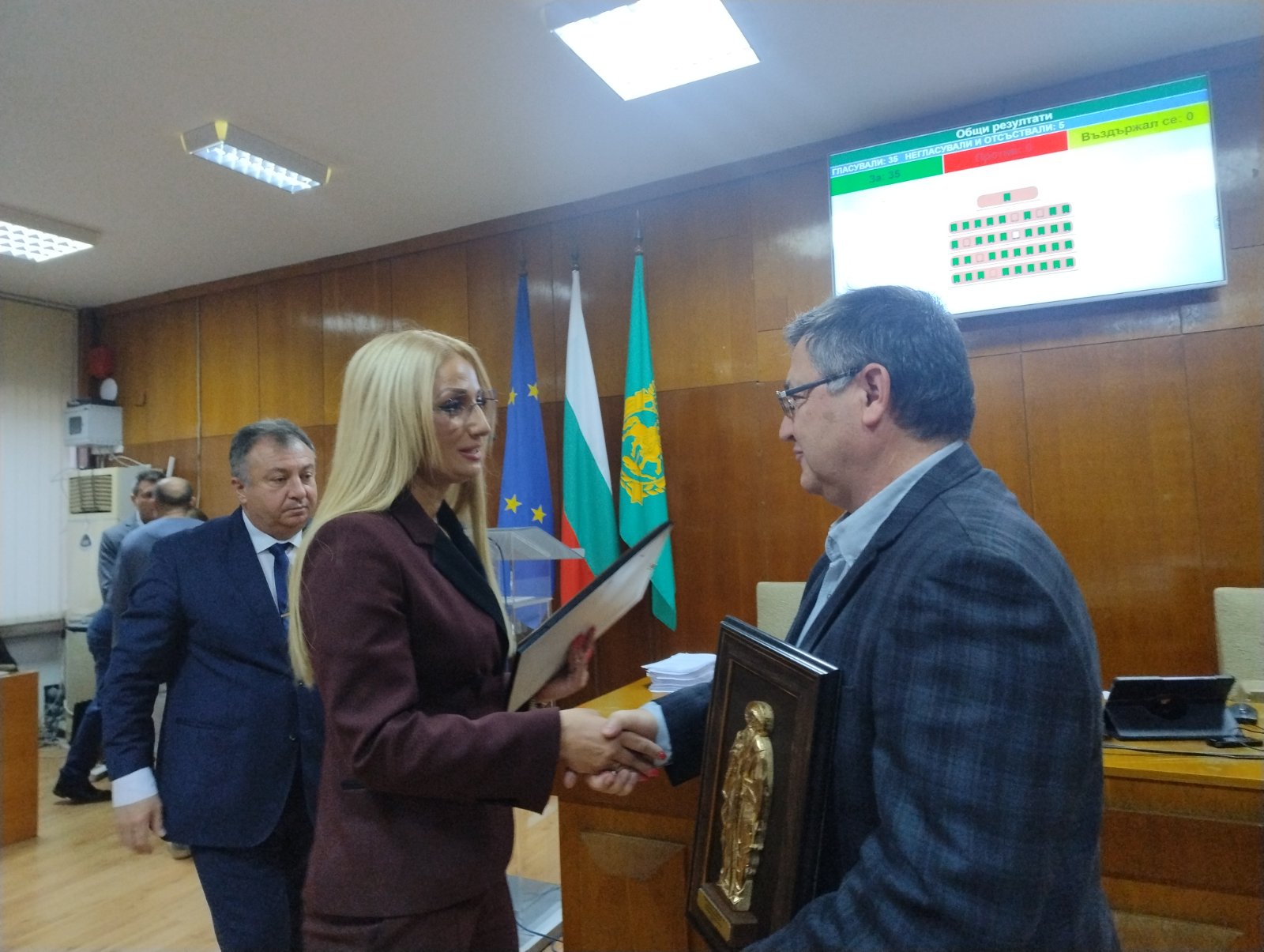 Ася Аспарухова поздравявав д-р Валентин Димитров